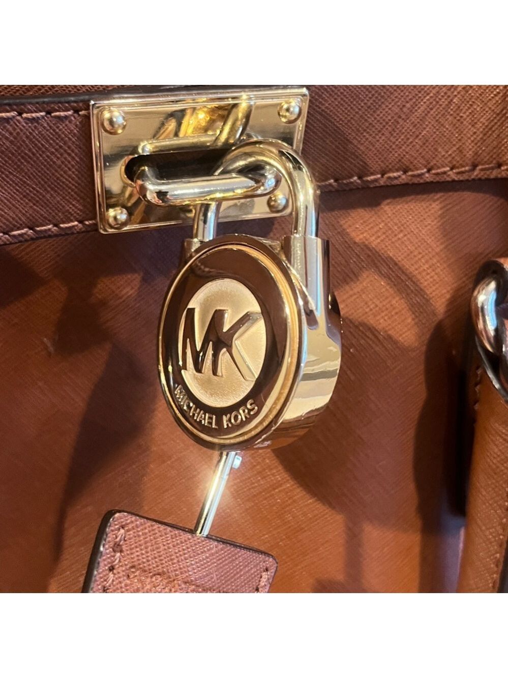 Michael Kors Large Hamilton Bag - Picture 7 of 16